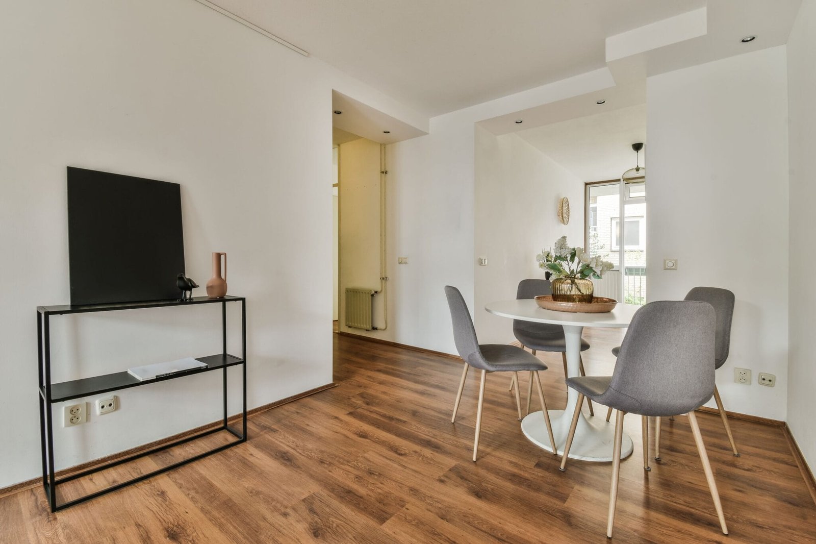 Laminate Flooring Design and Installation