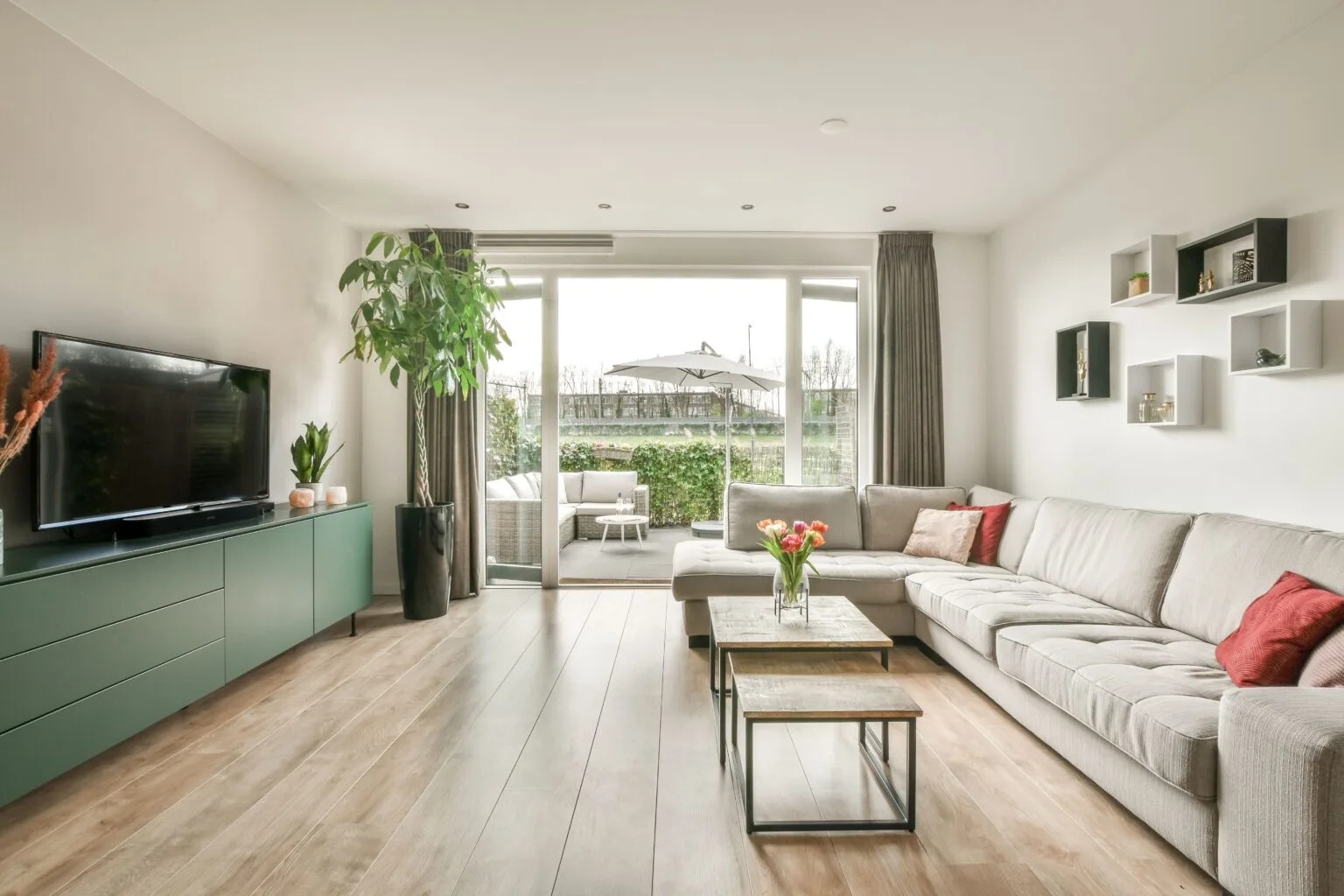 Laminate Flooring Design and Installation