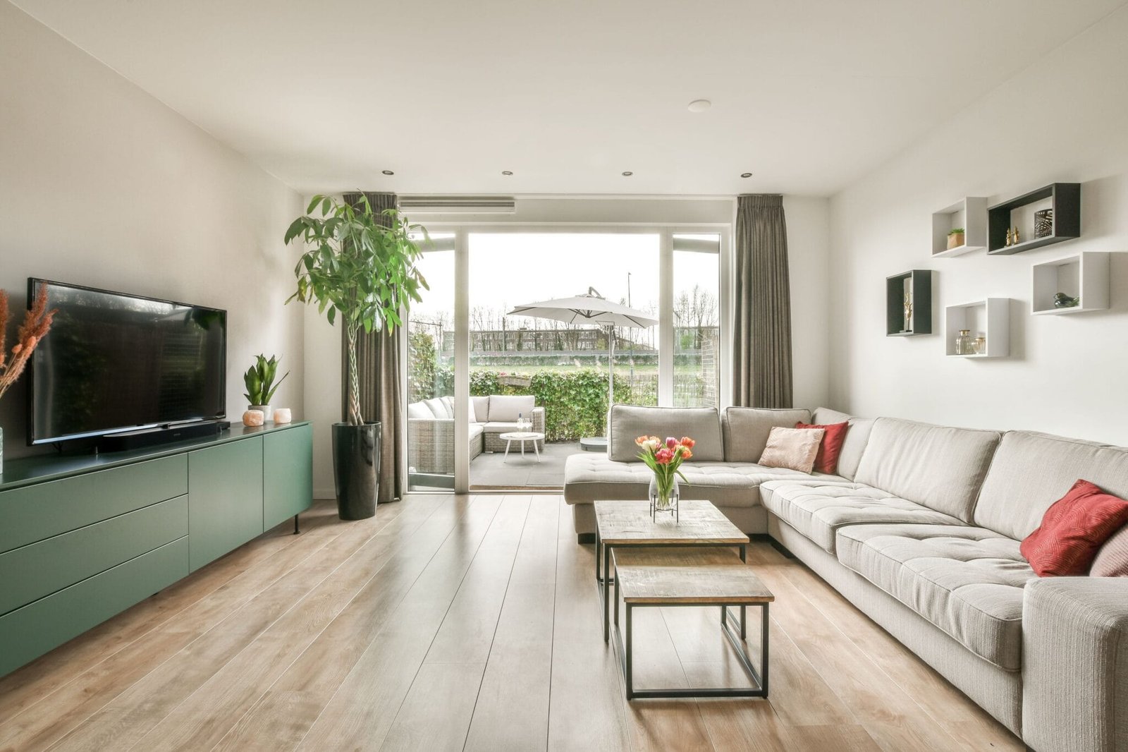Laminate Flooring Design and Installation